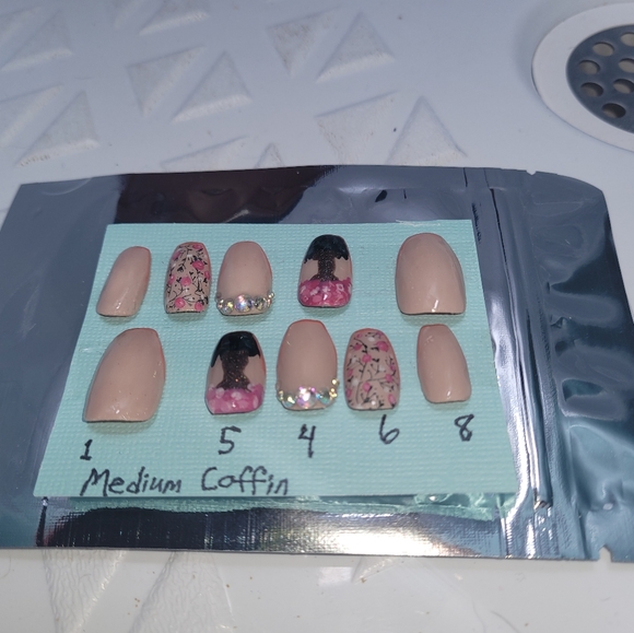 Acrylic press on made by me. - Picture 2 of 4